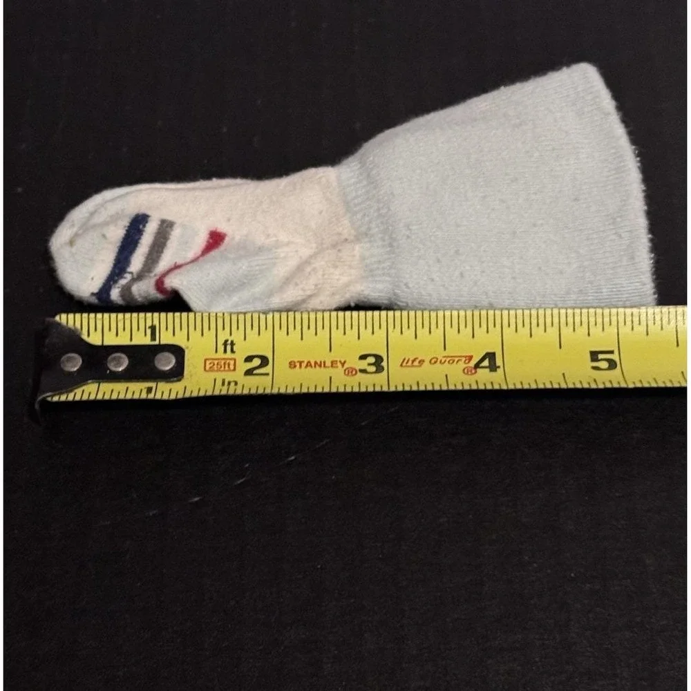 Vintage Disney classic Winnie the Pooh Cuffed Baby Socks Booties Newborn 0-6m